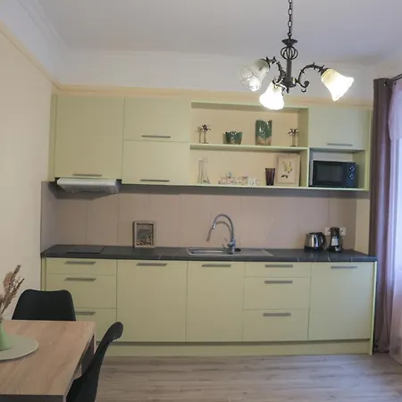 Moravska 24 *